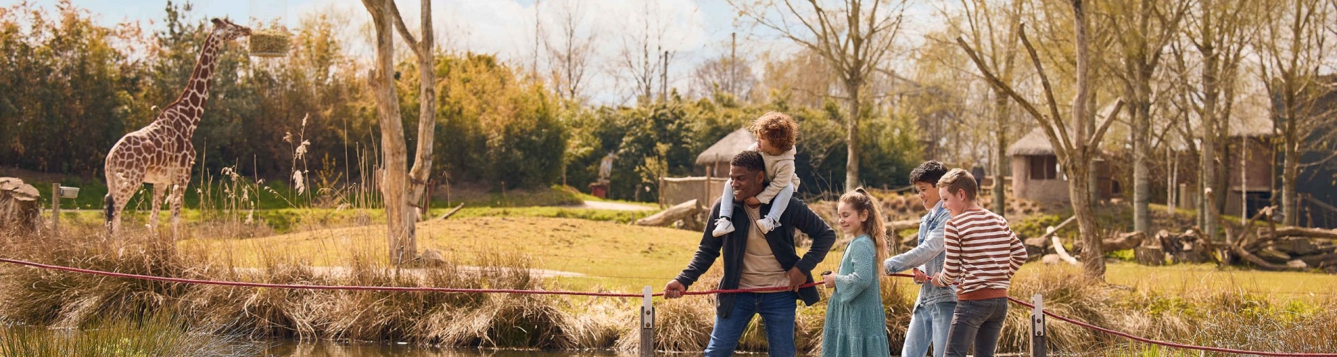 Een gezin in het Zoorparc Overloon